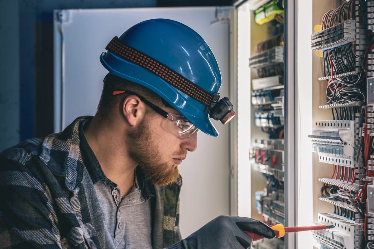 élecritien et technicien